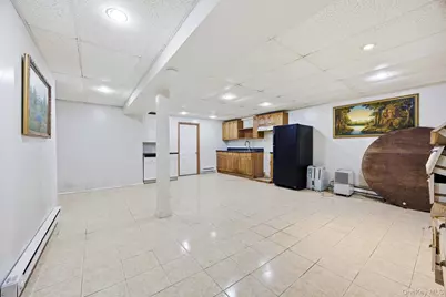 16 6th Avenue, New Hyde Park, NY 11040 - Photo 23