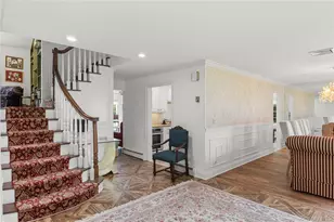 [Address not provided], Hauppauge, NY 11788 - Photo 9