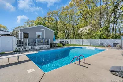31 Peak Street, Ronkonkoma, NY 11779 - Photo 27