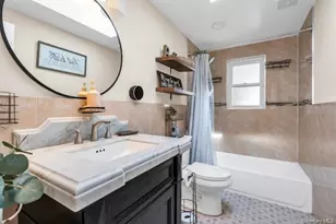 31 Peak St, Ronkonkoma, NY 11779 - Photo 9