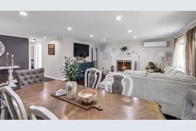 31 Peak Street, Ronkonkoma, NY 11779 - Photo 11