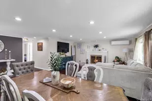 31 Peak St, Ronkonkoma, NY 11779 - Photo 11
