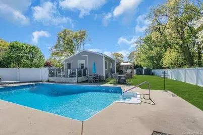 31 Peak Street, Ronkonkoma, NY 11779 - Photo 25
