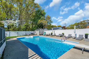 31 Peak St, Ronkonkoma, NY 11779 - Photo 25