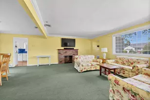 114 Campbell St, New Hyde Park, NY 11040 - Photo 3