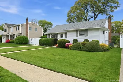 3903 Lincoln Street, Seaford, NY 11783 - Photo 3