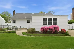 3903 Lincoln St, Seaford, NY 11783 - Photo 25
