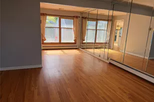140 Wickshire Dr, East Meadow, NY 11554 - Photo 5