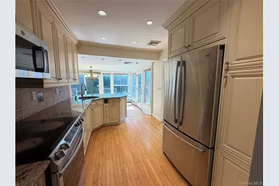 140 Wickshire Drive, East Meadow, NY 11554 - Photo 9