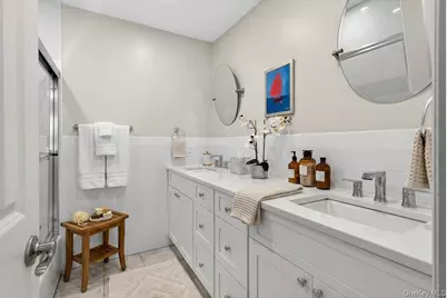 22 The Hamlet, Pelham, NY 10803 - Photo 11