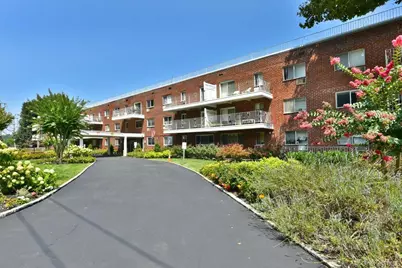 320 E Shore Road #2-A, Great Neck, NY 11023 - Photo 3