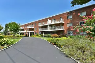 320 E Shore Rd, Great Neck, NY 11023 - Photo 3