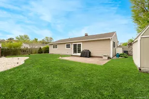 21 Eisenhower Rd, Centereach, NY 11720 - Photo 23