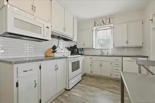 79 Raff Ave, Floral Park, NY 11001 - Photo 17