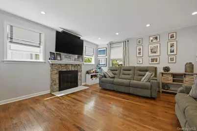 79 Raff Avenue, Floral Park, NY 11001 - Photo 7
