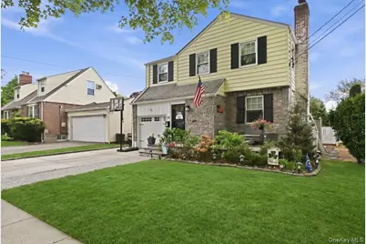79 Raff Avenue, Floral Park, NY 11001 - Photo 3