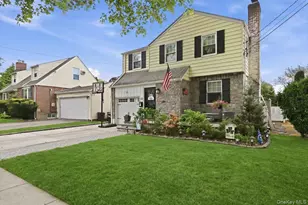79 Raff Ave, Floral Park, NY 11001 - Photo 3