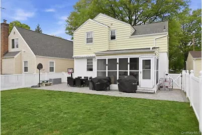 79 Raff Avenue, Floral Park, NY 11001 - Photo 35