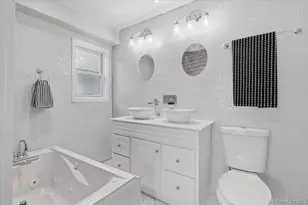 93-22 207th St, Queens Village, NY 11428 - Photo 17