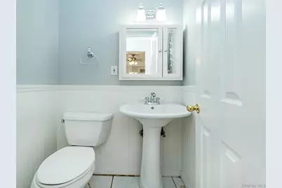 3 Smull Place #First Floor, Port Washington, NY 11050 - Photo 9