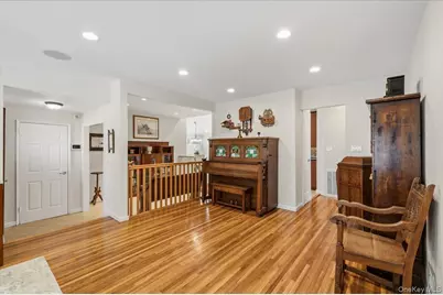 8 Lewis Lane, Port Washington, NY 11050 - Photo 15
