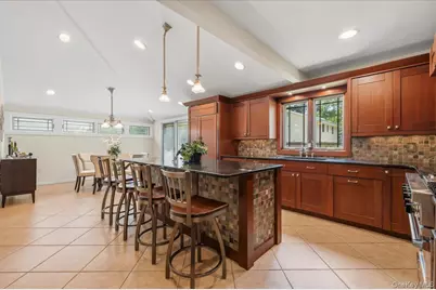 8 Lewis Lane, Port Washington, NY 11050 - Photo 9