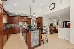 8 Lewis Ln, Port Washington, NY 11050 - Photo 7