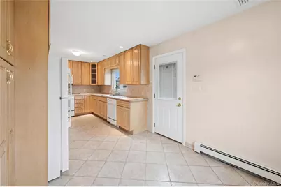 199 Sycamore Avenue, Bethpage, NY 11714 - Photo 5