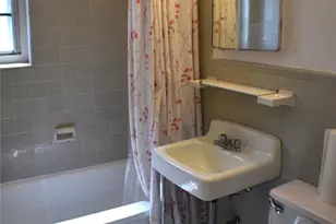 228-14 Stronghurst Ave, Queens Village, NY 11427 - Photo 17