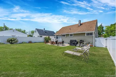 63 Wilfred Boulevard, Hicksville, NY 11801 - Photo 23