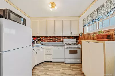 63 Wilfred Boulevard, Hicksville, NY 11801 - Photo 7