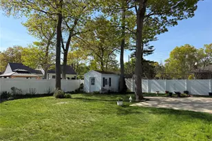 72 Avenue B, Holbrook, NY 11741 - Photo 25