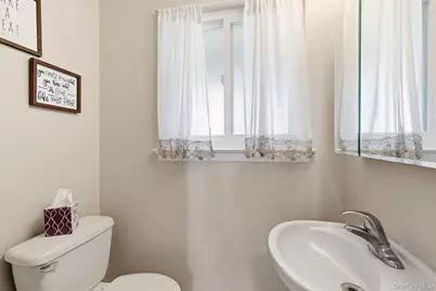 243 N Delaware Avenue, Massapequa, NY 11758 - Photo 29