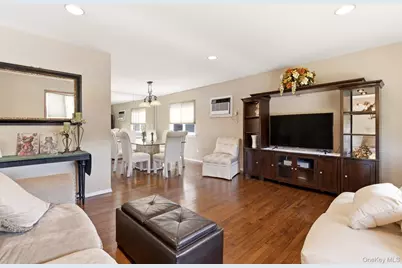 243 N Delaware Avenue, Massapequa, NY 11758 - Photo 11