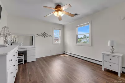 11 Koch Place, Carle Place, NY 11514 - Photo 19