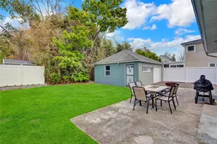 209 Center Bay Dr, West Islip, NY 11795 - Photo 25