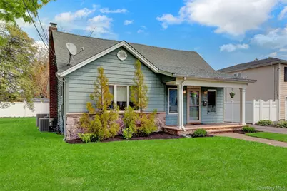 209 Center Bay Drive, West Islip, NY 11795 - Photo 5