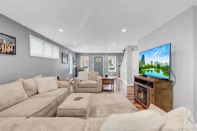 209 Center Bay Drive, West Islip, NY 11795 - Photo 9