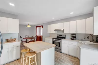 209 Center Bay Drive, West Islip, NY 11795 - Photo 15