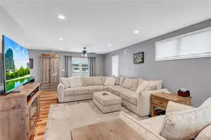 209 Center Bay Dr, West Islip, NY 11795 - Photo 3