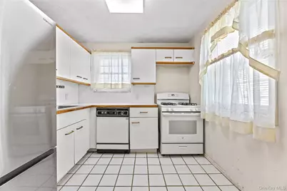 223-52 65th Avenue #52B, Oakland Gardens, NY 11364 - Photo 7