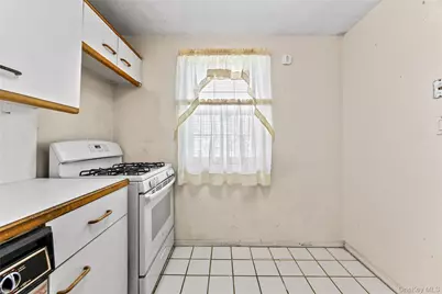 223-52 65th Avenue #52B, Oakland Gardens, NY 11364 - Photo 5