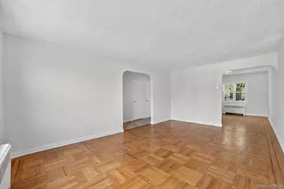 1124 E 213th Street, Bronx, NY 10469 - Photo 11