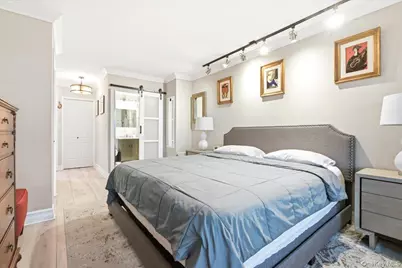70-25 Yellowstone Boulevard #9J, Forest Hills, NY 11375 - Photo 7