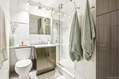 70-25 Yellowstone Boulevard #9J, Forest Hills, NY 11375 - Photo 9