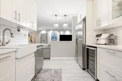 70-25 Yellowstone Boulevard #9J, Forest Hills, NY 11375 - Photo 19
