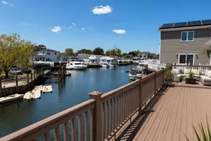 745 S 9th St, Lindenhurst, NY 11757 - Photo 9