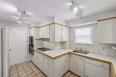 1331 Broadway #P 10/11, Hewlett, NY 11557 - Photo 15