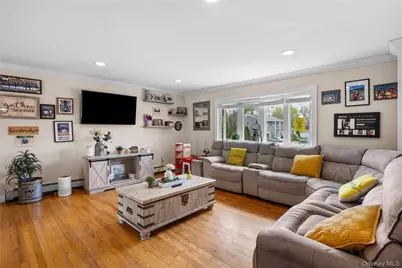 17 Seaver Lane, Smithtown, NY 11787 - Photo 3