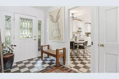 18 Beaver Lane W, Westhampton, NY 11977 - Photo 5